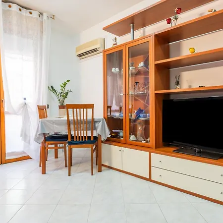 Apartment Sweet 2 *